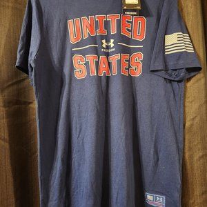 NWT ADULT MED UNDER ARMOUR T